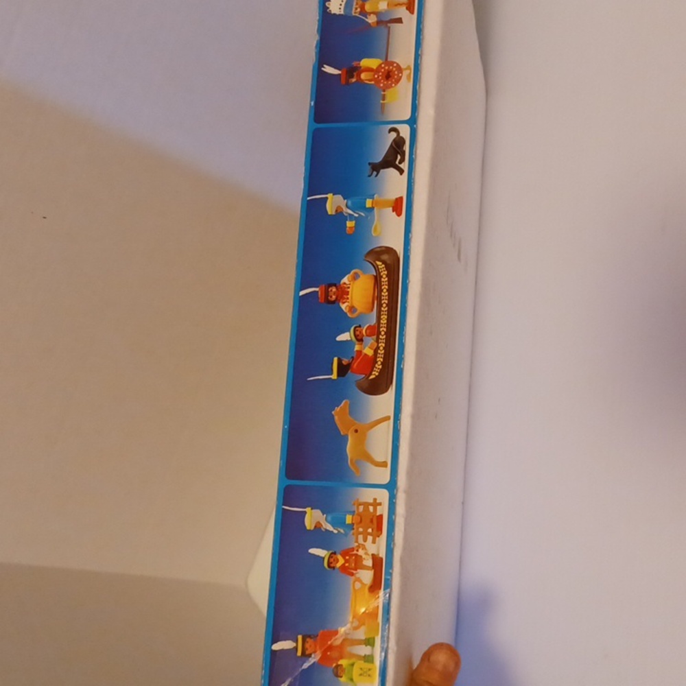 USED VINTAGE 1988 PLAYMOBILE #3733 INDIAN VILLAGE WITH BOX - Picture 3 of 10